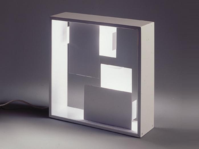 FATO Halogen plate table lamp FATO Halogen plate table lamp