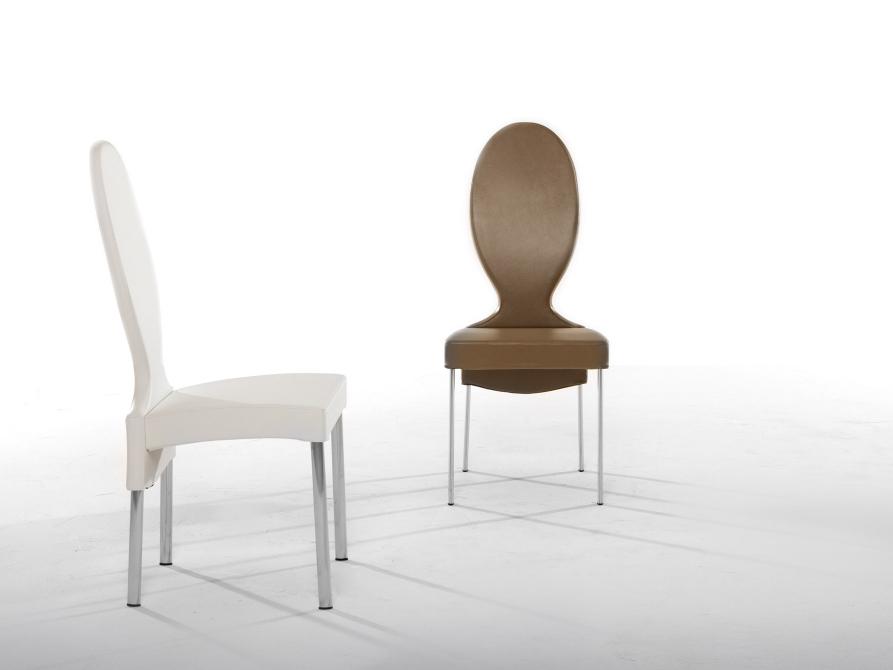 VIVIENNE Medallion upholstered leather chair