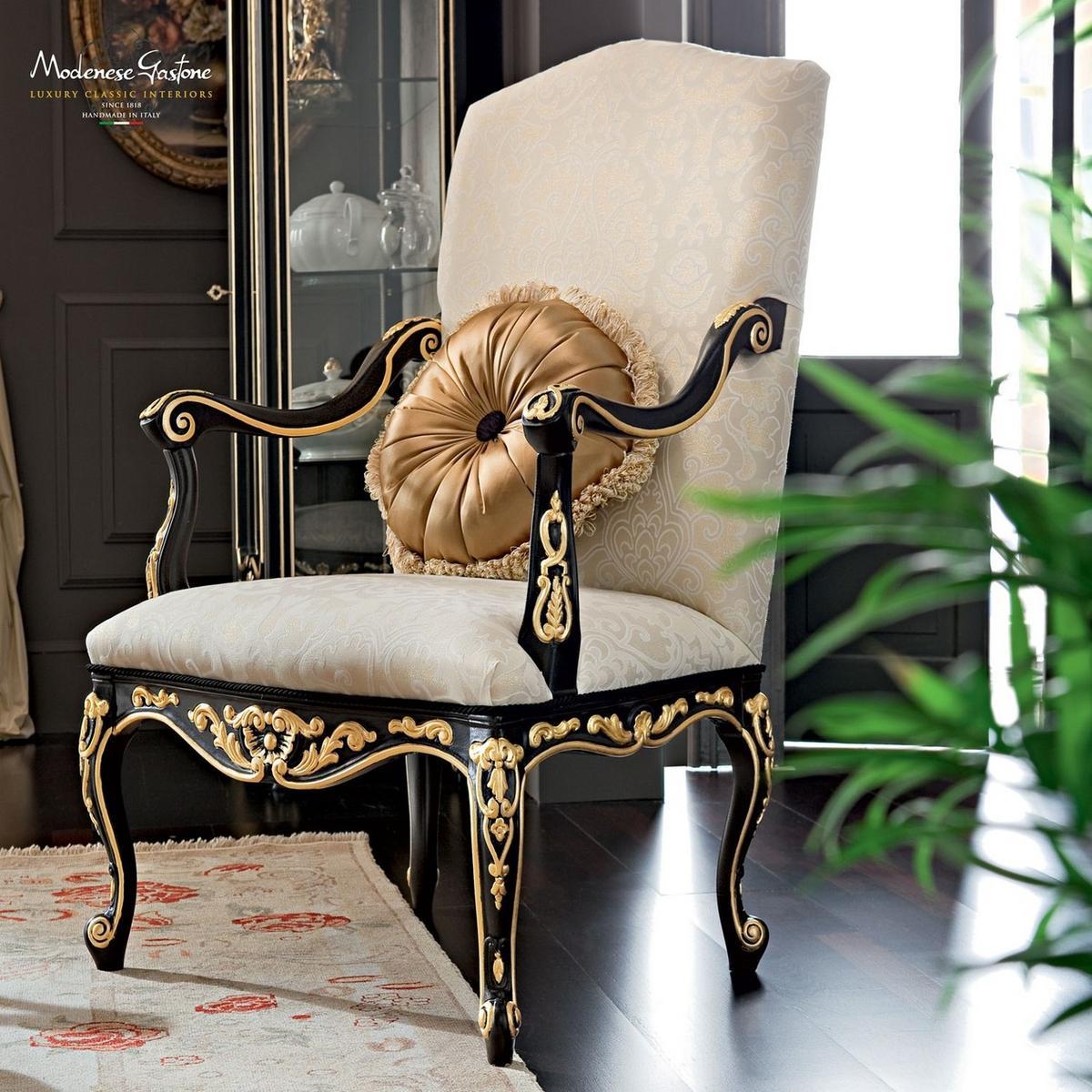 12434 Upholstered easy chair with armrests