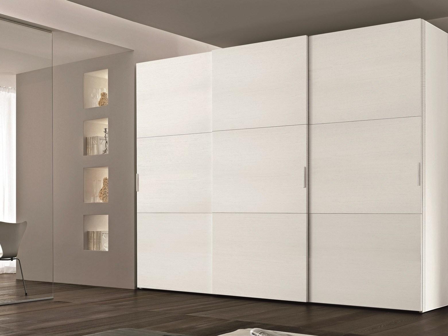 SEGNO Wardrobe with sliding doors