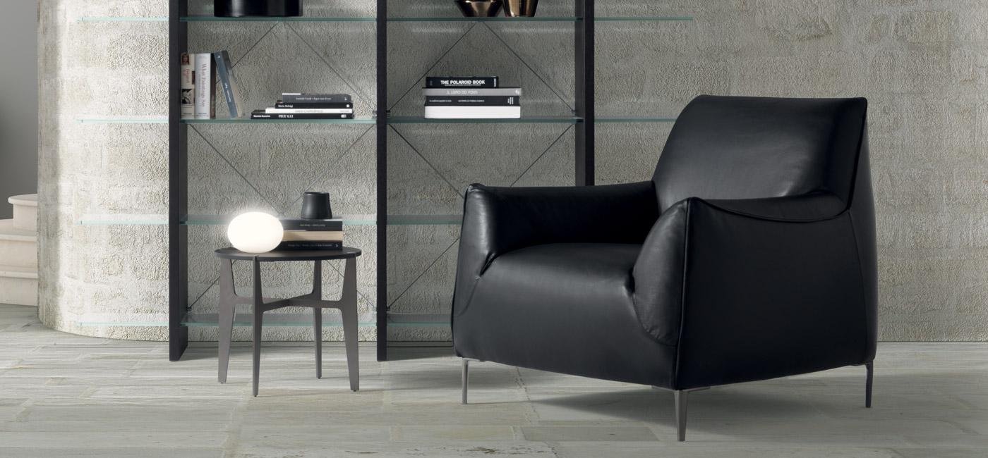 DOLLY Leather armchair with armrests