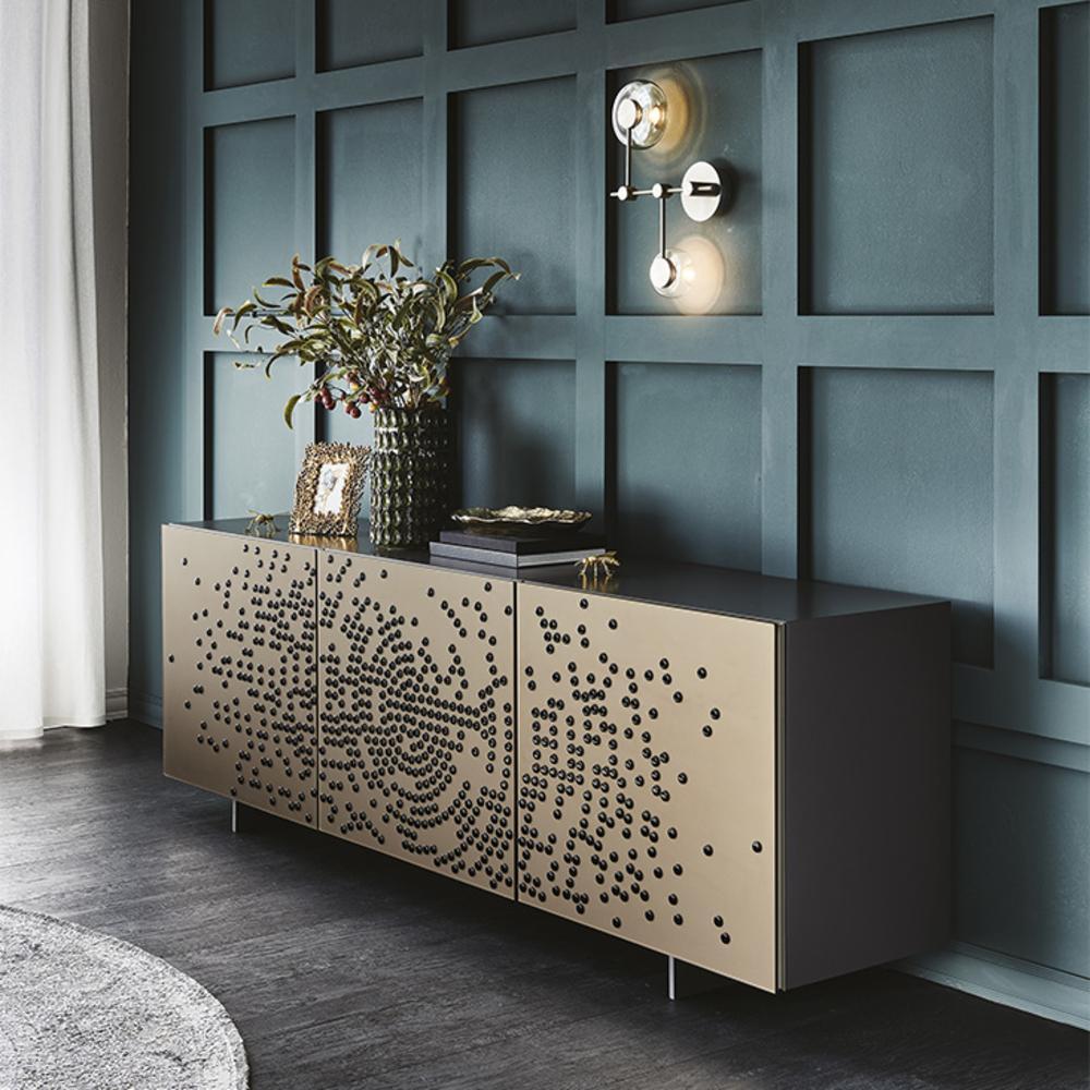 VOYAGER Veneer sideboard with doors