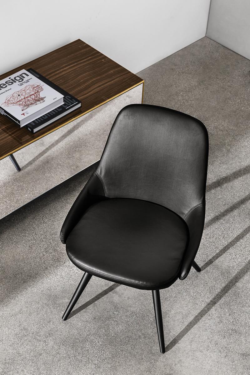CADIRA S Upholstered leather chair