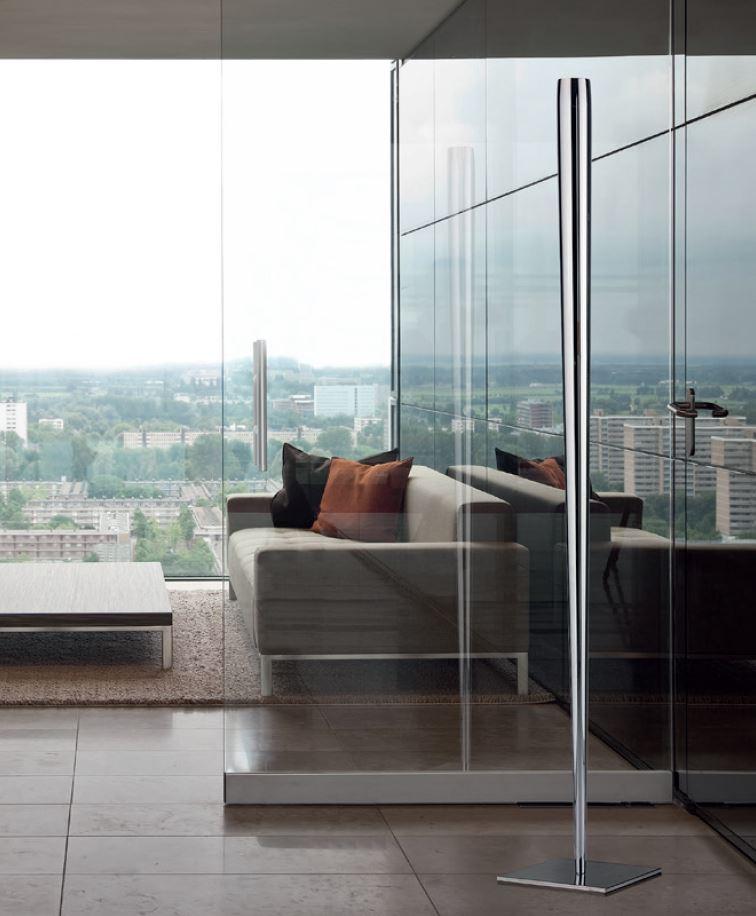 LINE Metal floor lamp