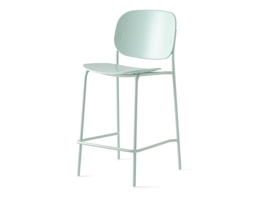 YO! High polypropylene stool with footrest
