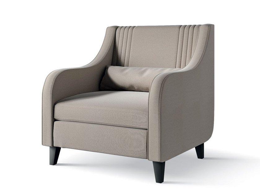 5737 Armchair with armrests