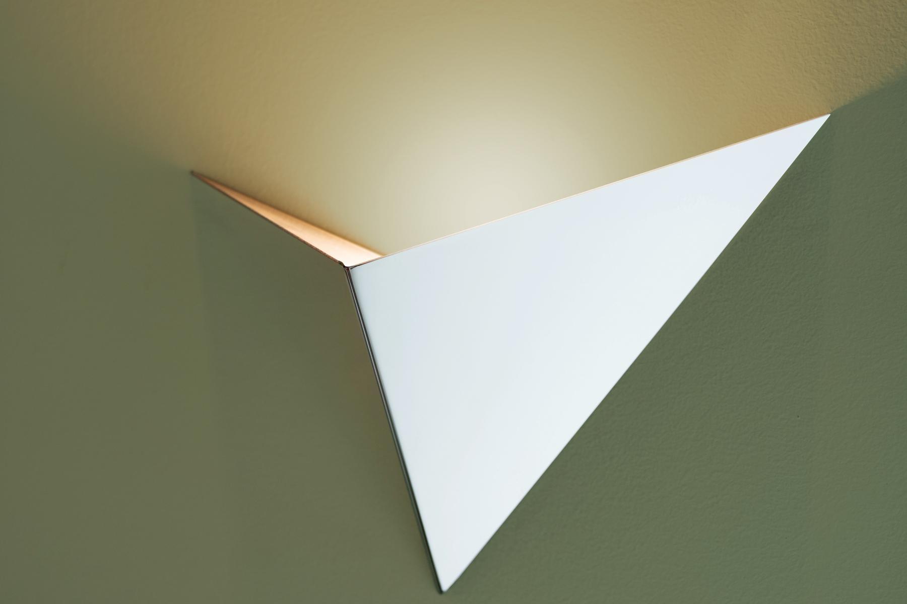 VASILY Halogen metal wall light