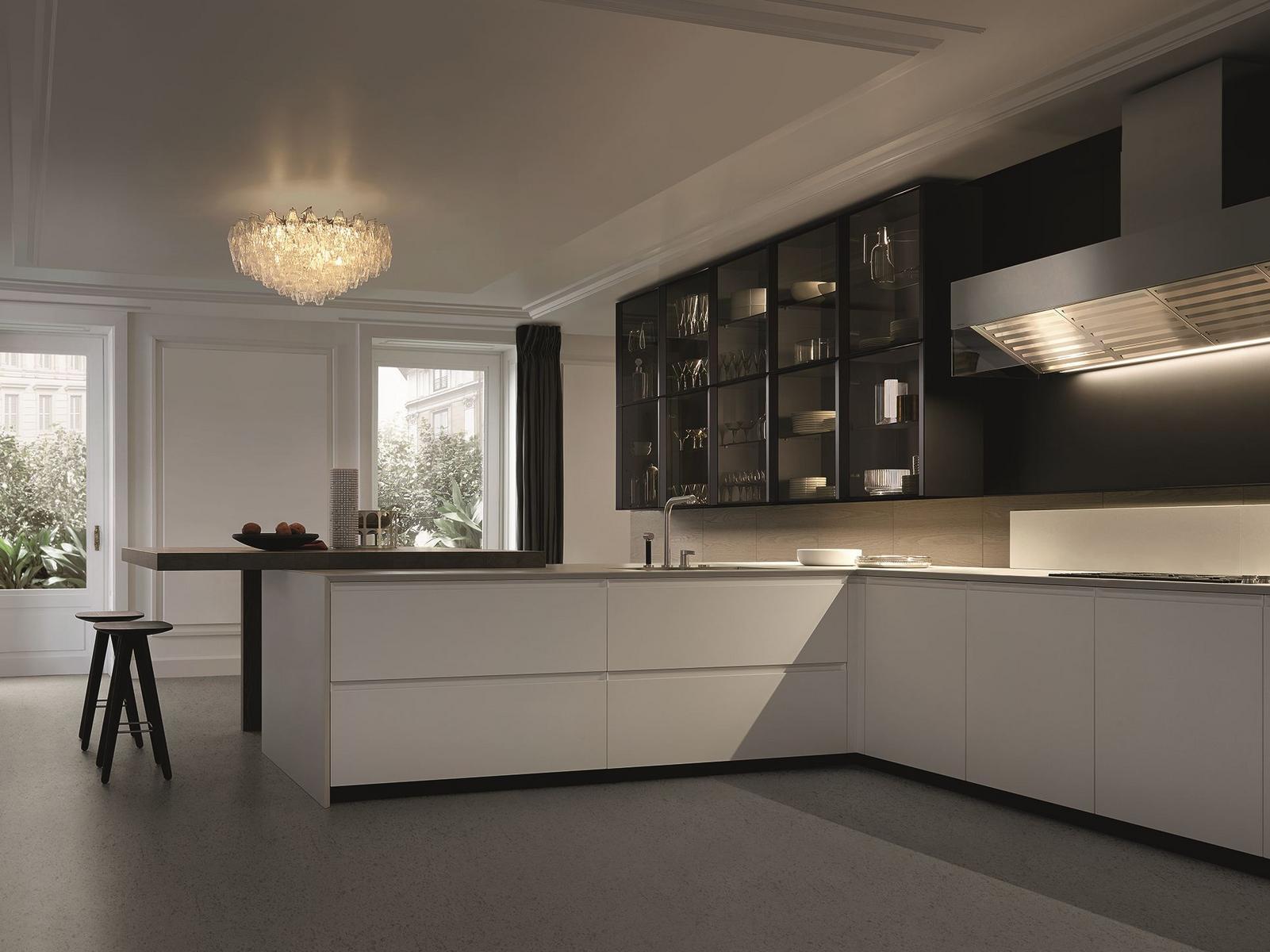 TRAIL Wood and glass fitted kitchen