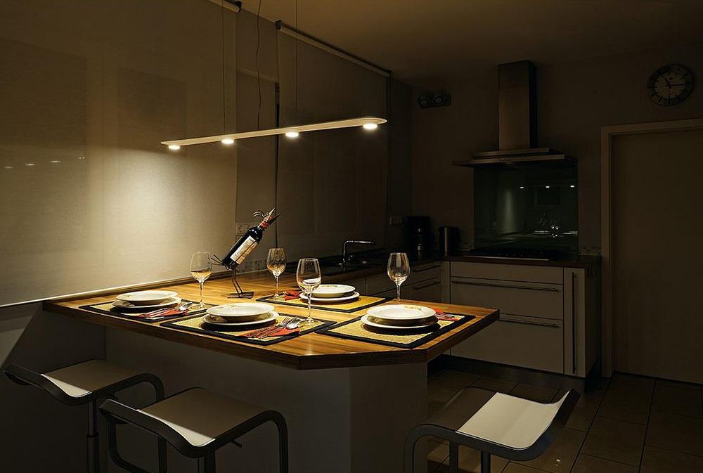 LEFA Metal pendant lamp in a contemporary style