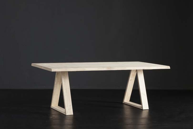 TORONTO + MEKANO Rectangular oak table