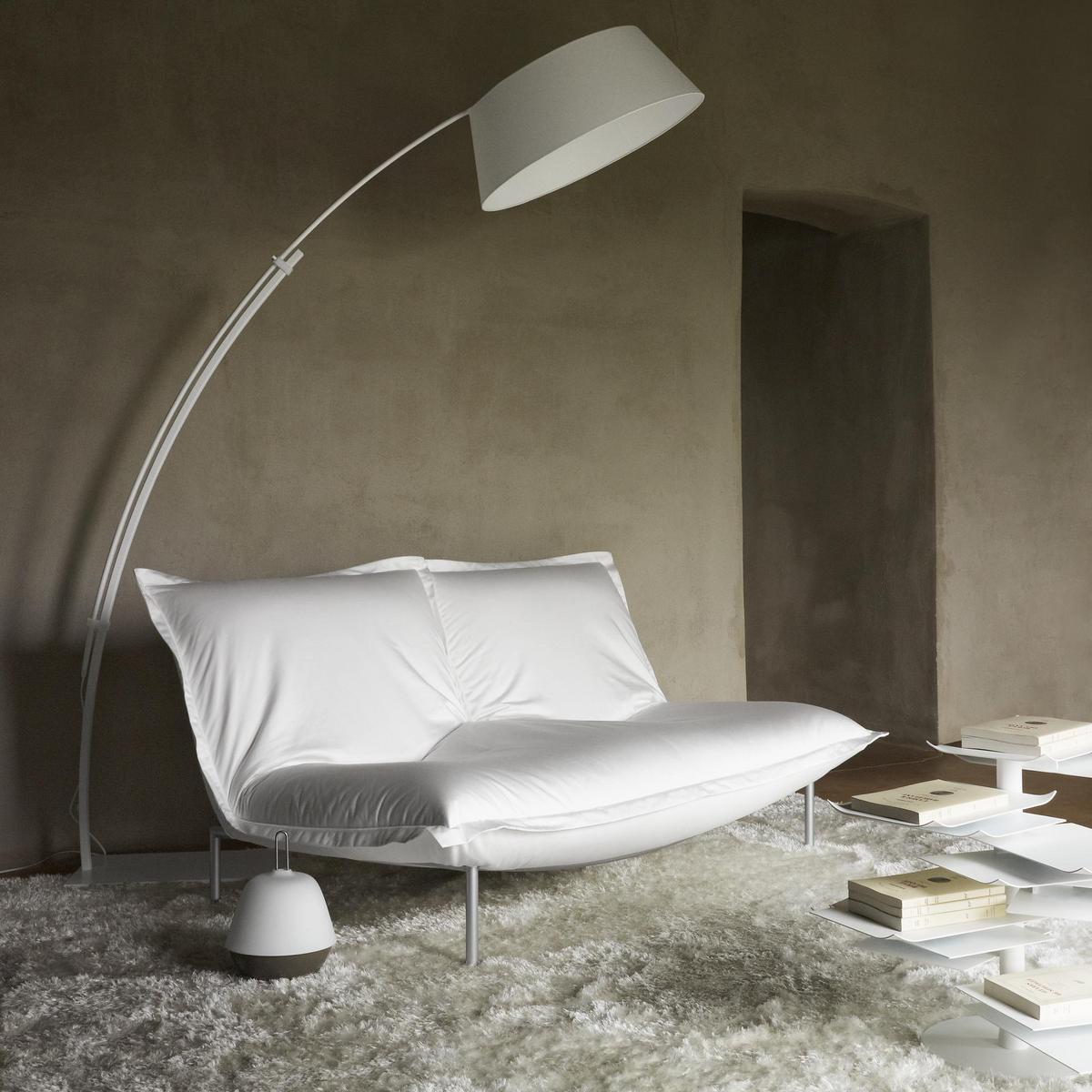OUVERTURE Arc lamp with steel base and cotton shade