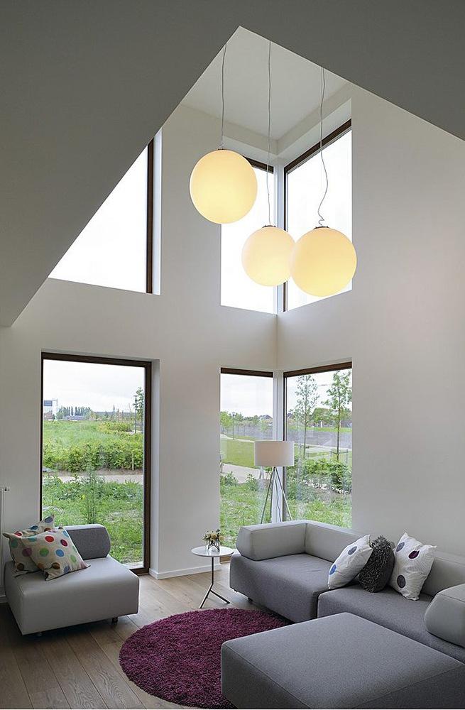 ROTOBALL Glass pendant lamp in a contemporary style