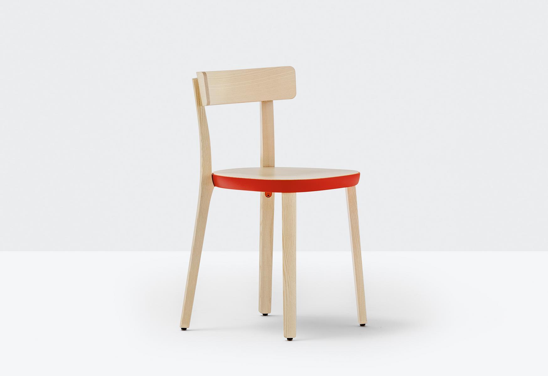 FOLK 2930 Ash chair with integrated cushion