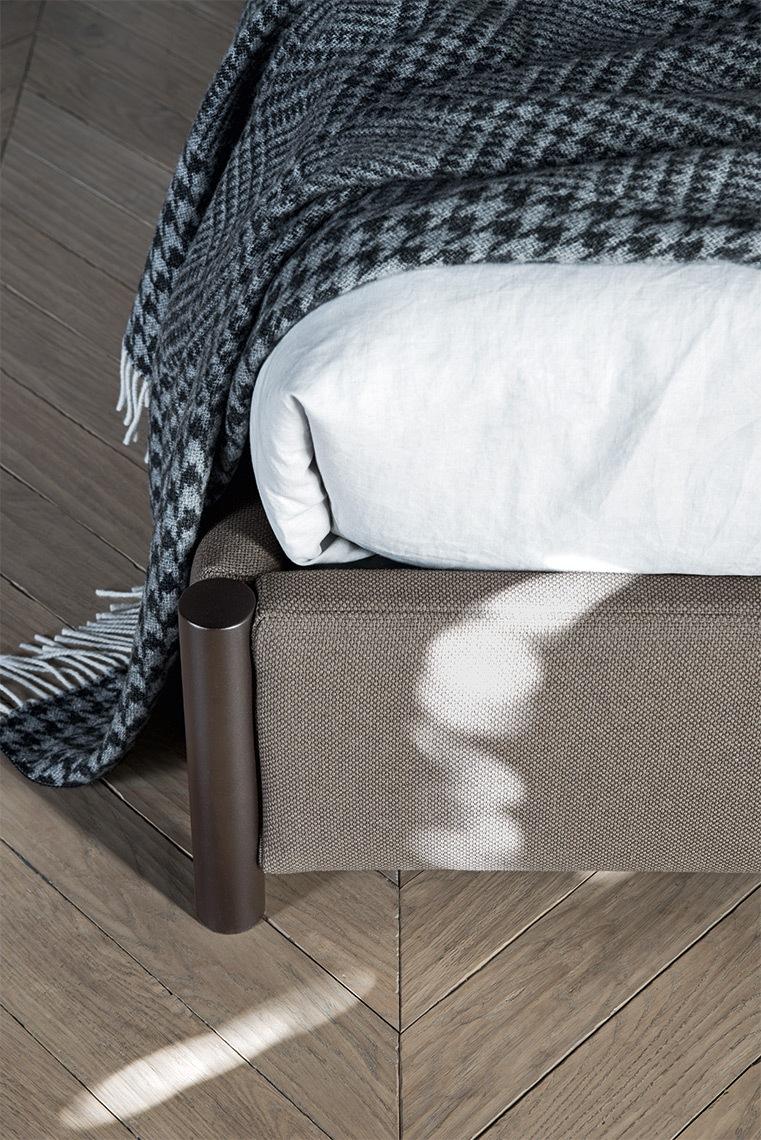 JETTY Leather bed with removable cover