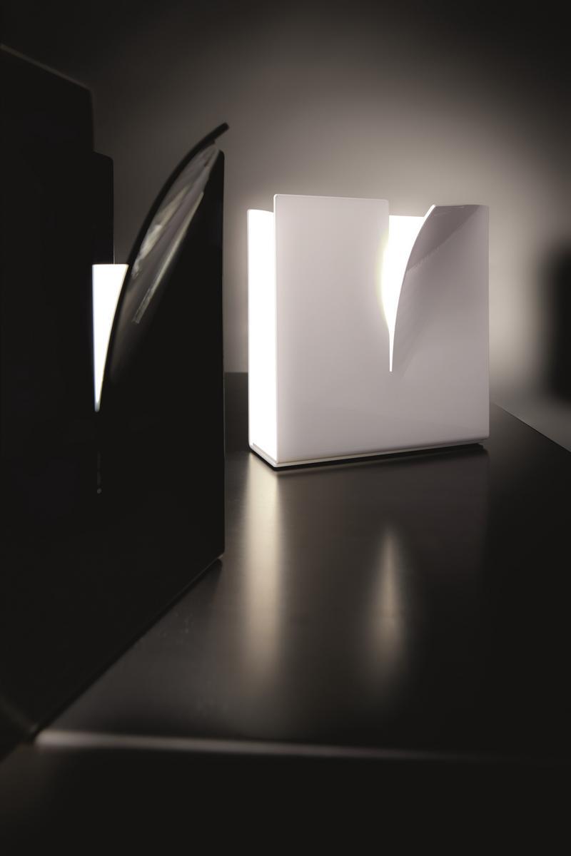CRACK Indirect light iron wall light