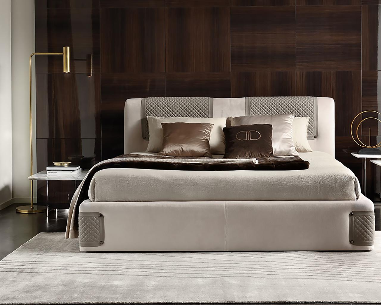 JULIUS Leather bed with high headboard
