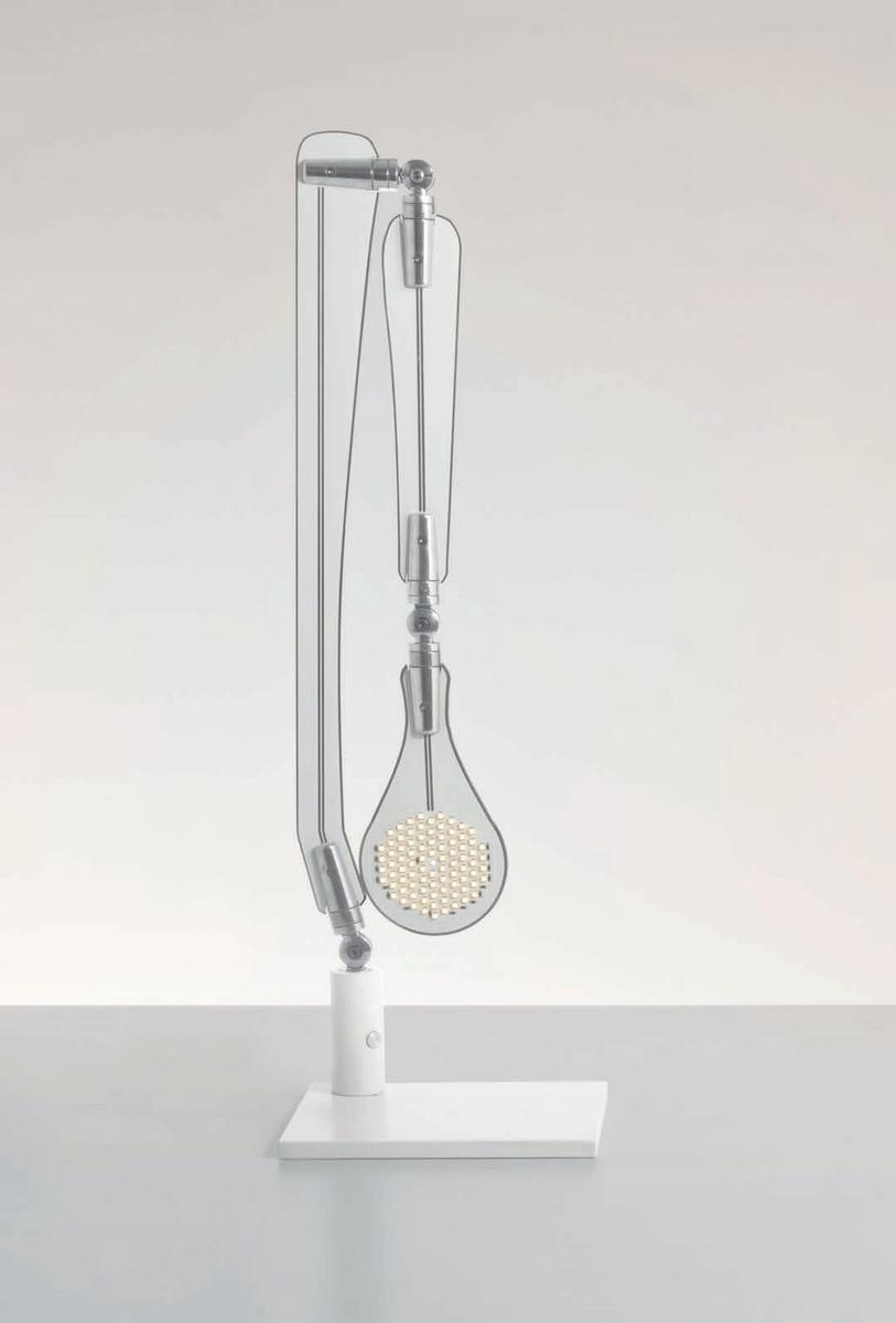 INA LED direct light desk lamp