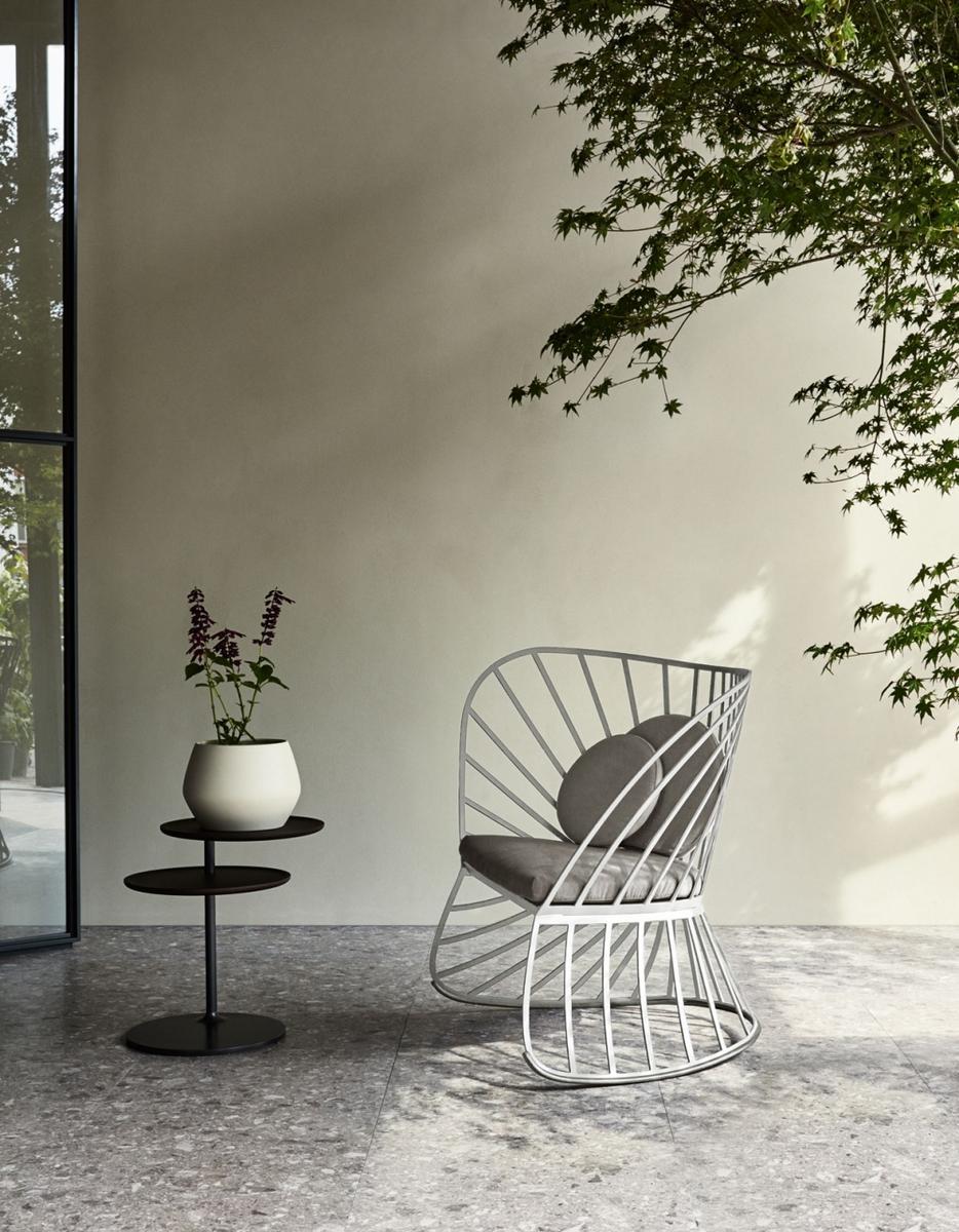 VICINO Swivel round wooden side table VICINO Swivel round wooden side table