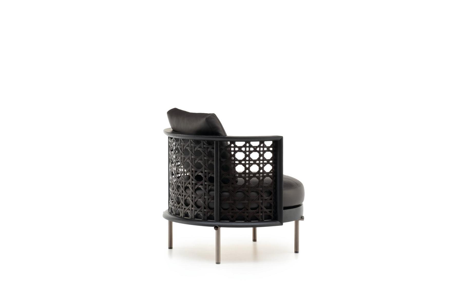 TORII NEST Leather armchair