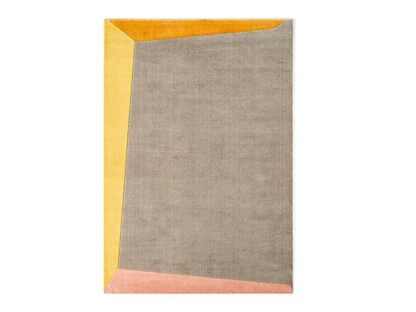 TAPÌ Long pile rug with geometric shapes