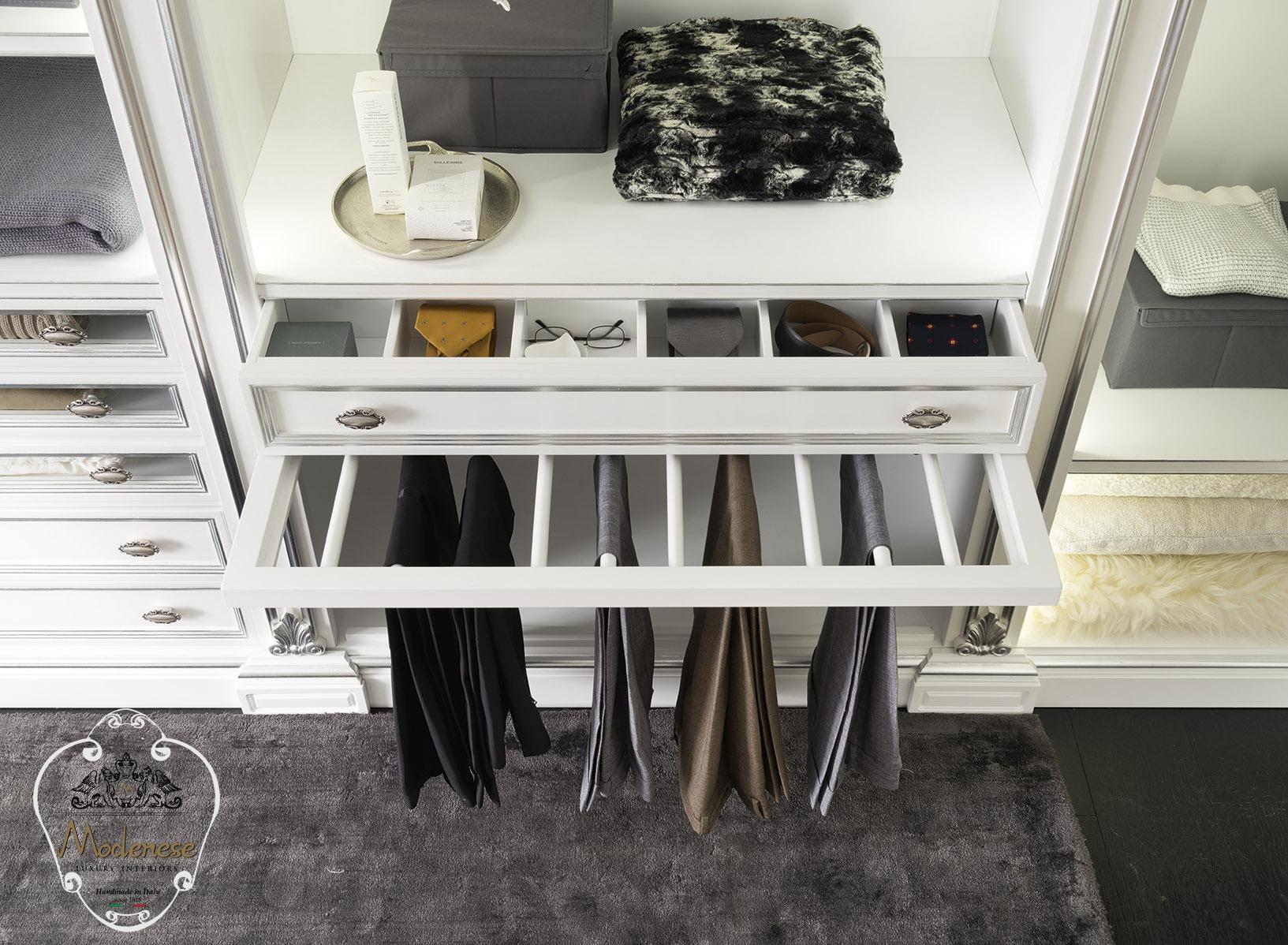 14908 Wooden walk-in wardrobe