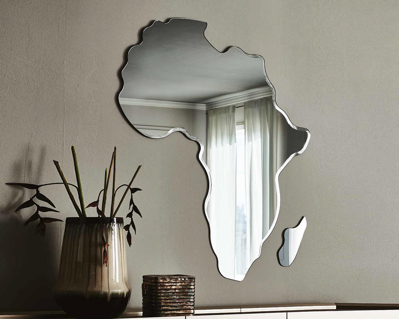 AFRICA Mirror
