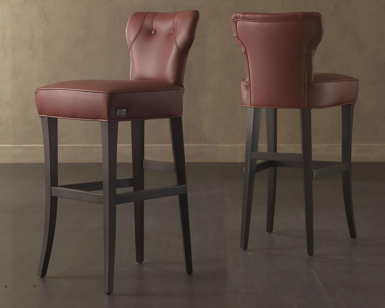 GUENDALINA Leather bar chair in a classic style