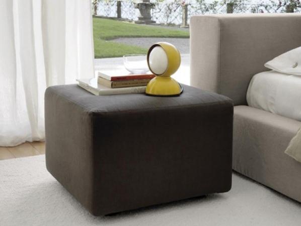 LINEAR Pouf
