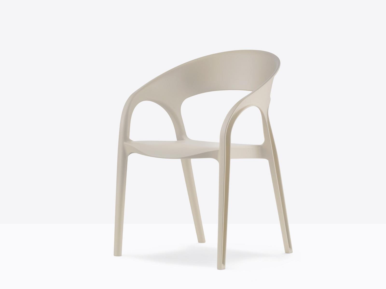 GOSSIP 621 Polypropylene chair with armrests