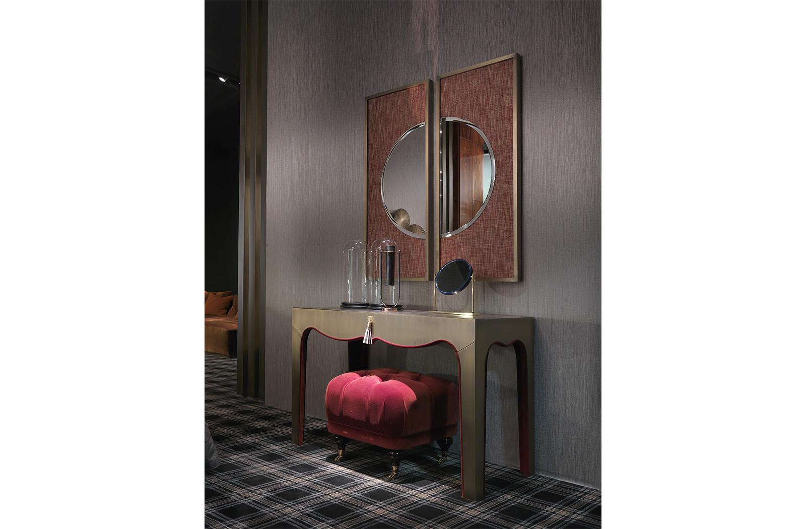 CONNERY_2 Framed wall-mounted brass mirror