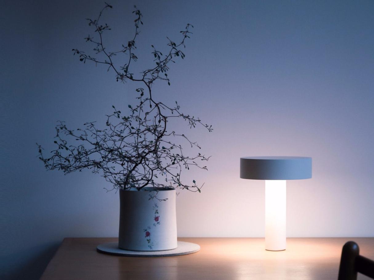 POPUP Table lamp / speaker POPUP Table lamp / speaker