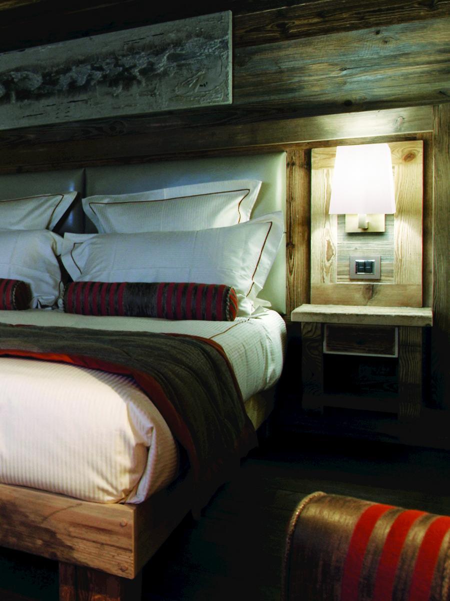 QUADRA Metal wall lamp