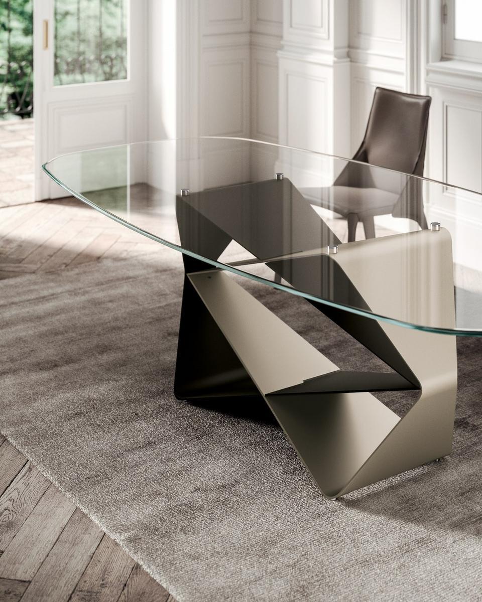 GEM Oval table in crystal and metal