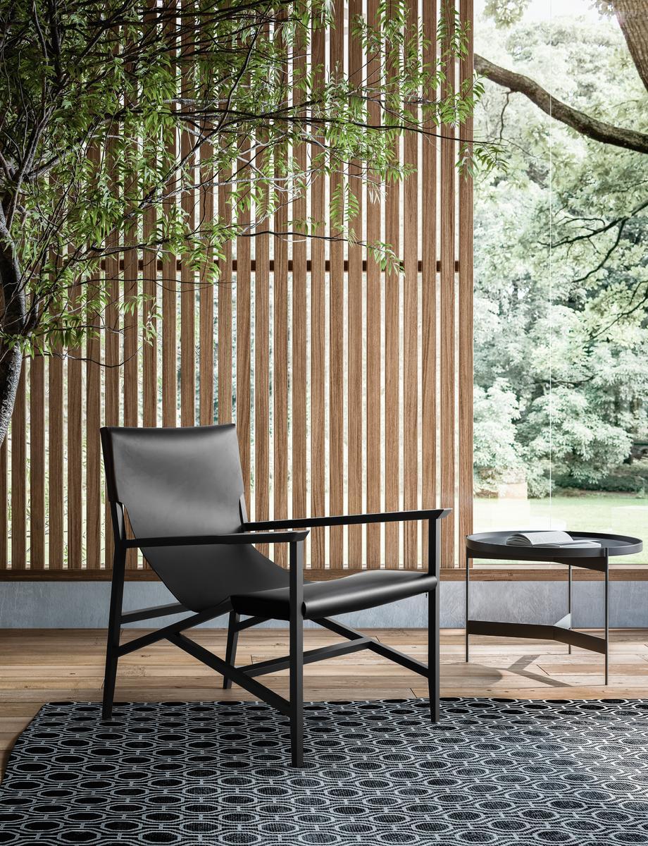 ISOTTA Tanned leather armchair