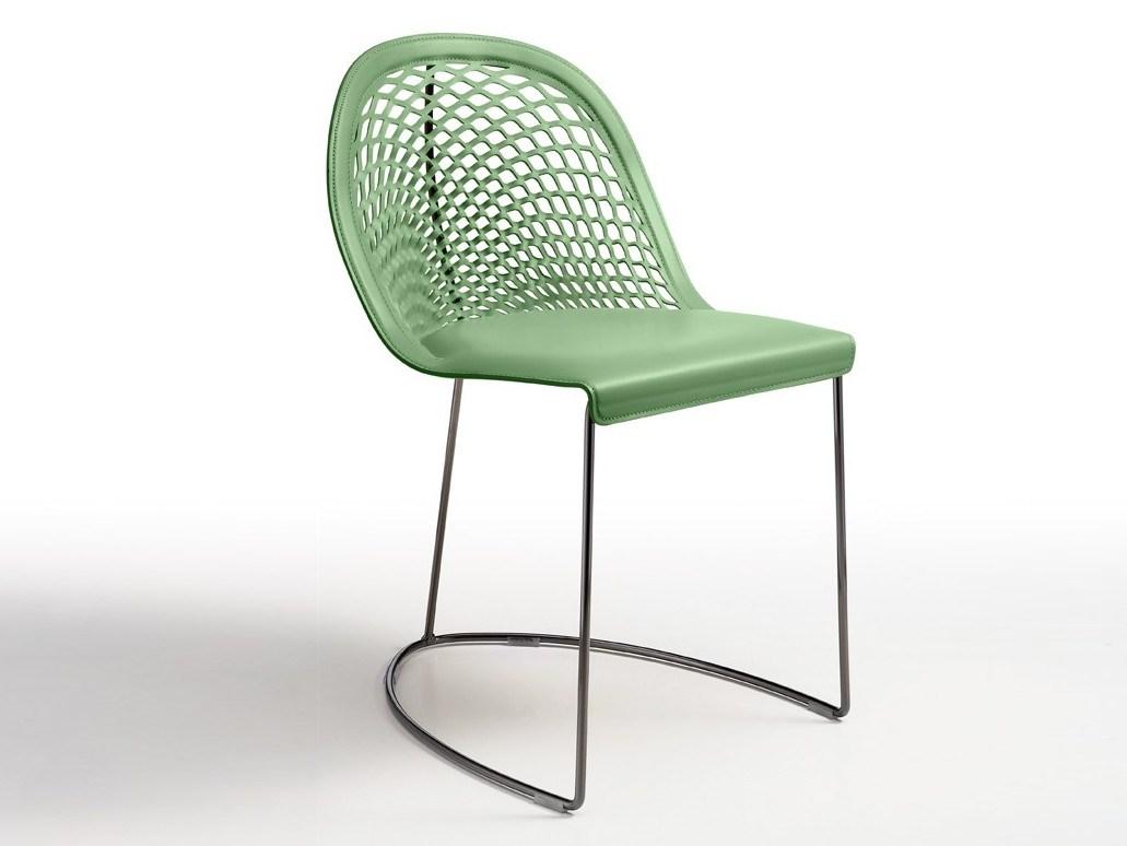 GUAPA S Sled base tanned leather chair