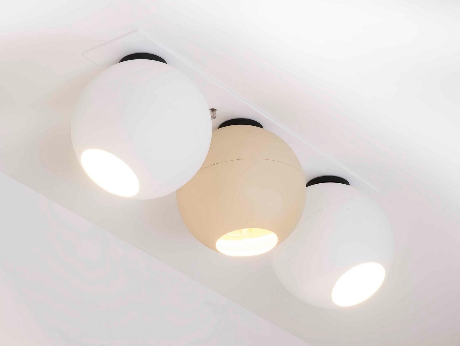 12-25 Adjustable metal ceiling lamp