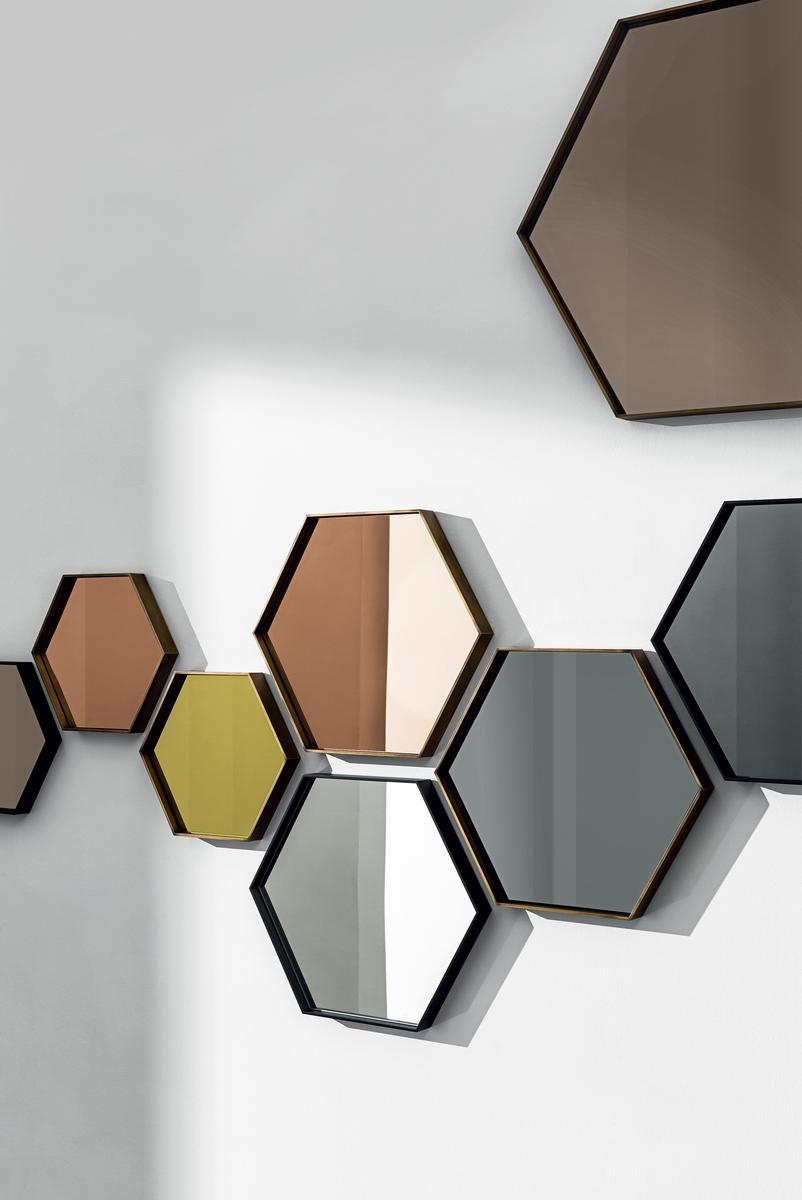 VISUAL HEXAGONAL Wall-mounted mirror