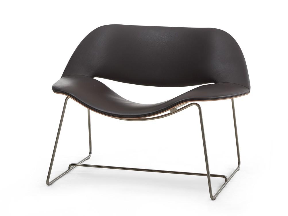 LIPS Sled base easy chair