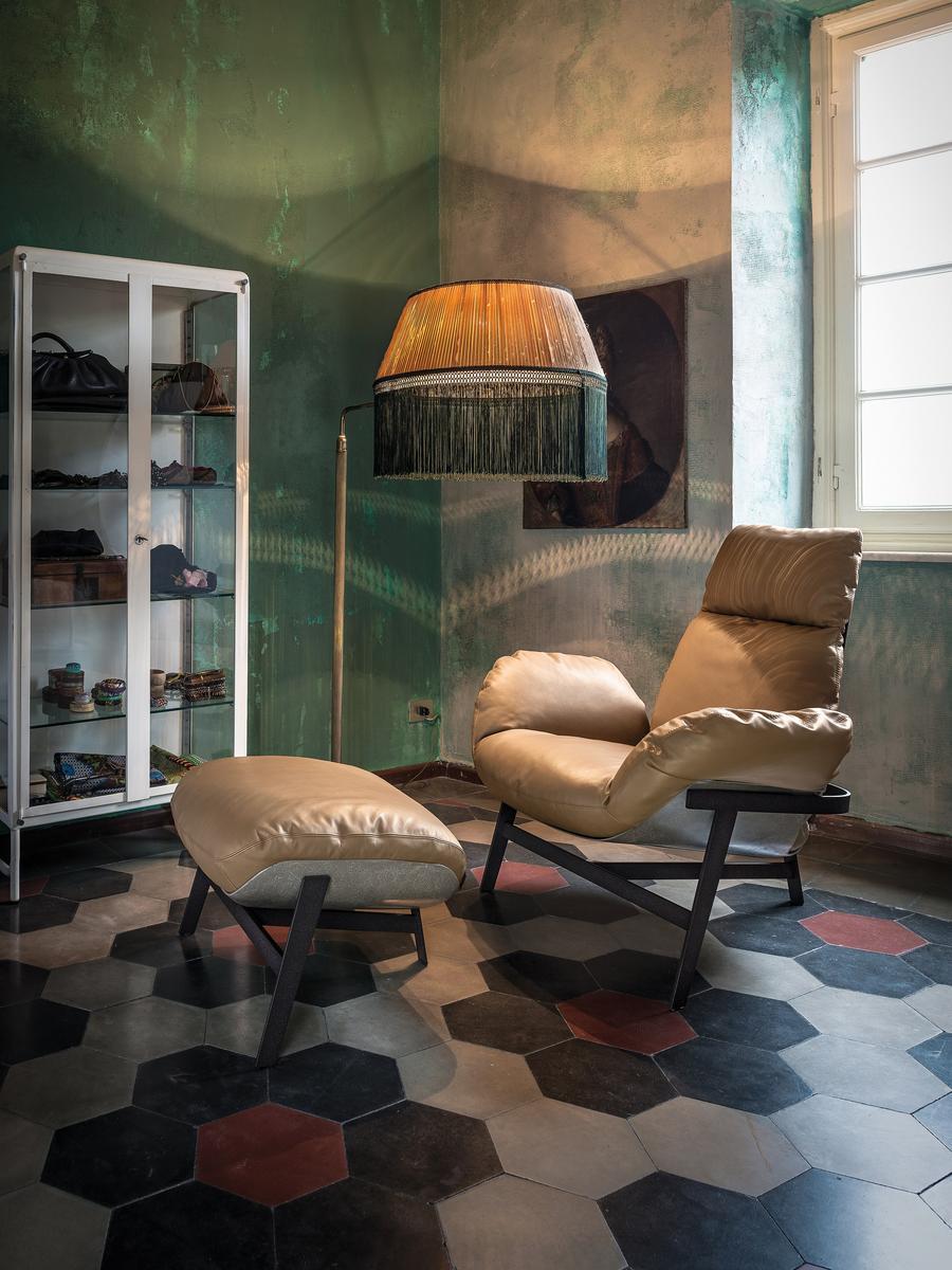 JUPITER Leather armchair