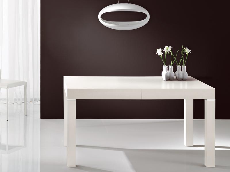 CLUB Extending rectangular wooden table