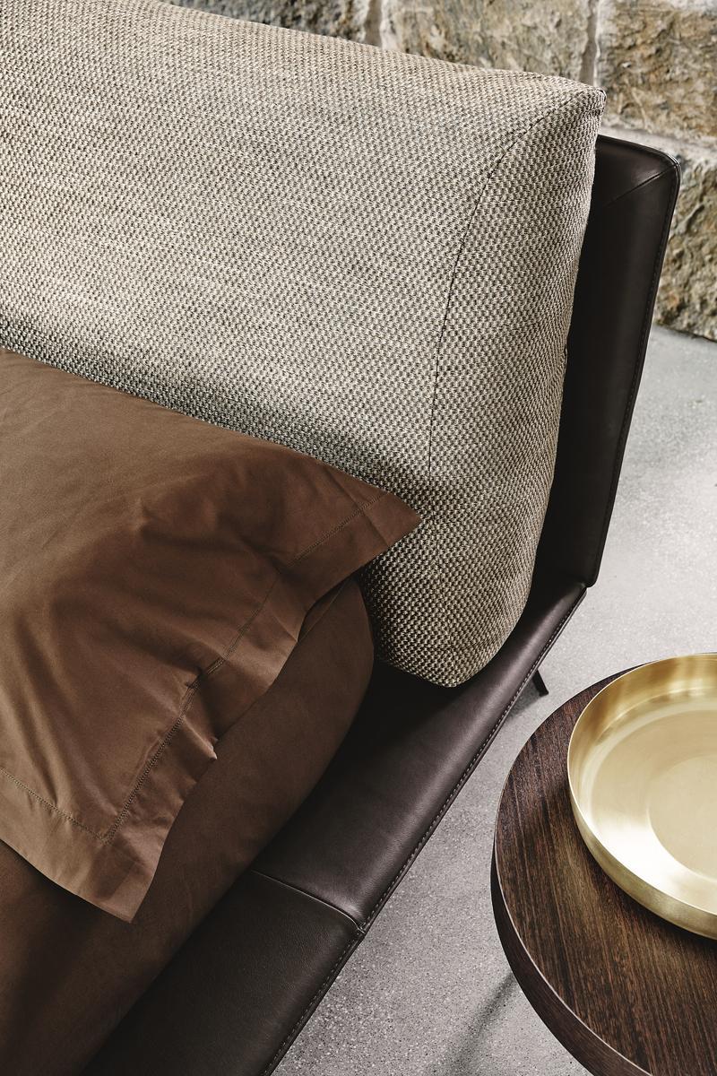 KANAHA Bed with upholstered headboard
