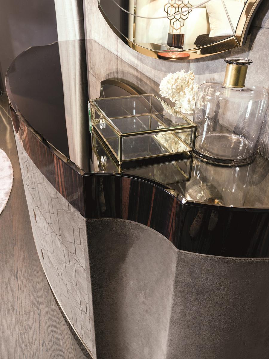 GYLIEN Rounded leather chest of drawers with integrated handles