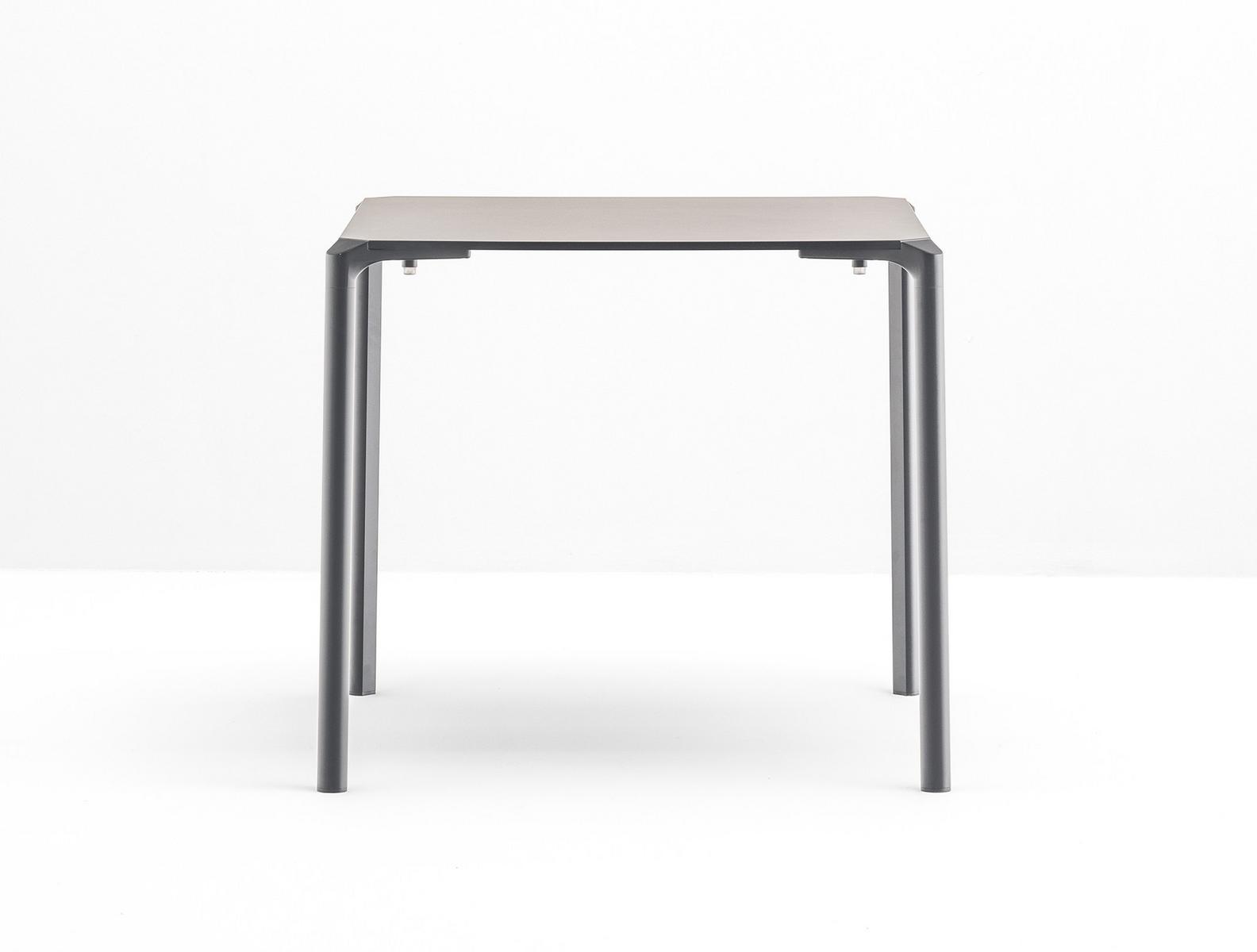 JUMP TJ4 Stackable square aluminium table