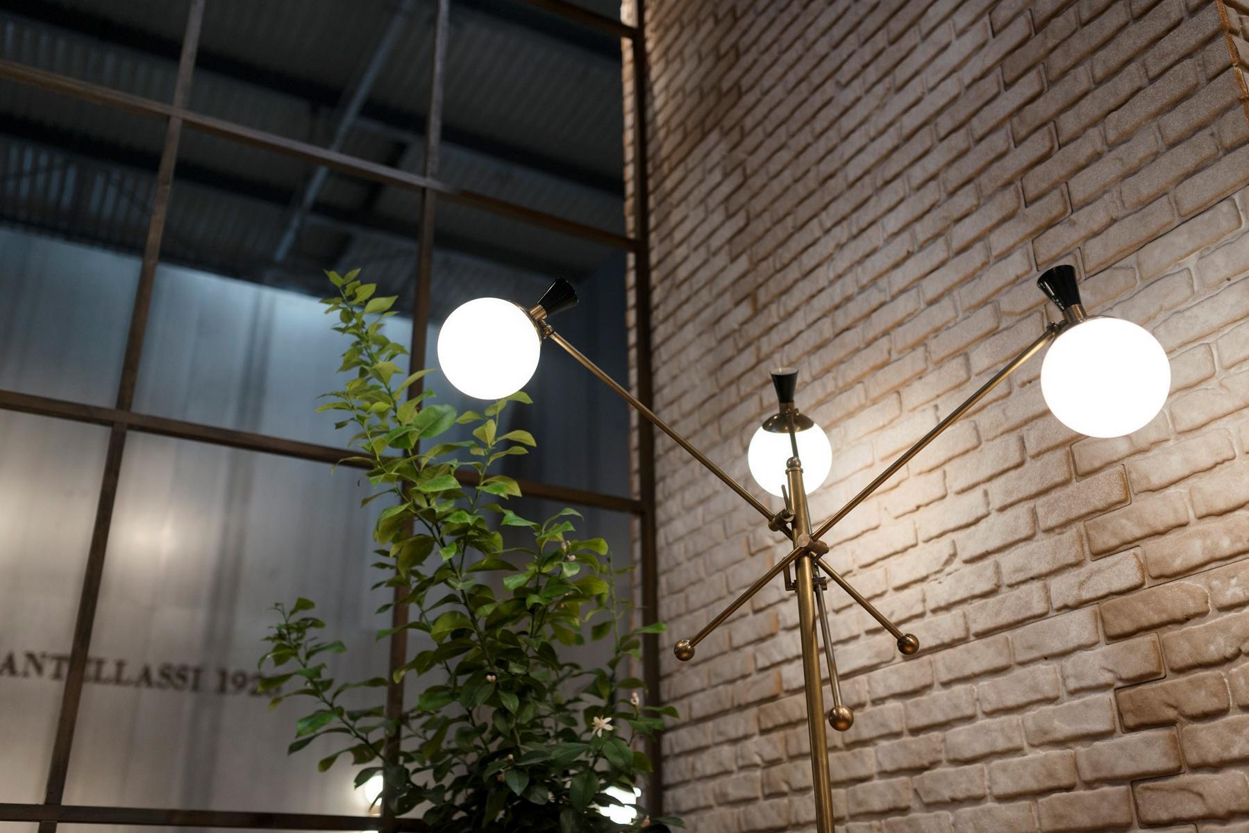 IGLOO Brass and glass floor lamp