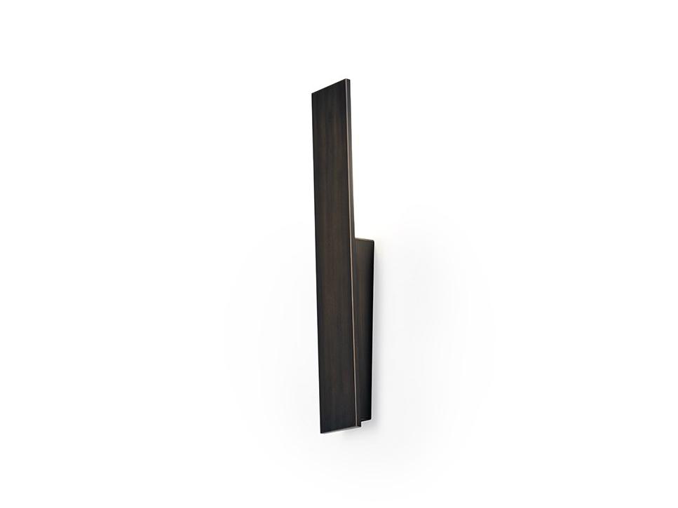 ESSENTIAL LED metal wall light