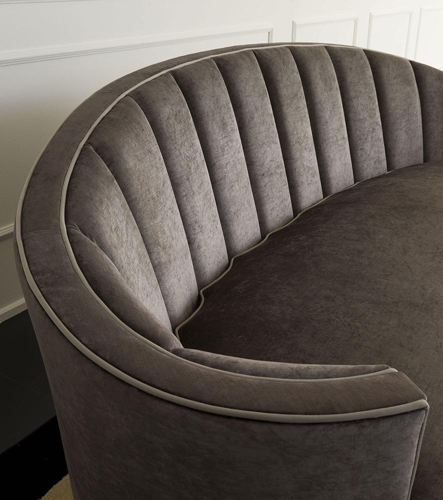 ELIODORO Curved velvet sofa
