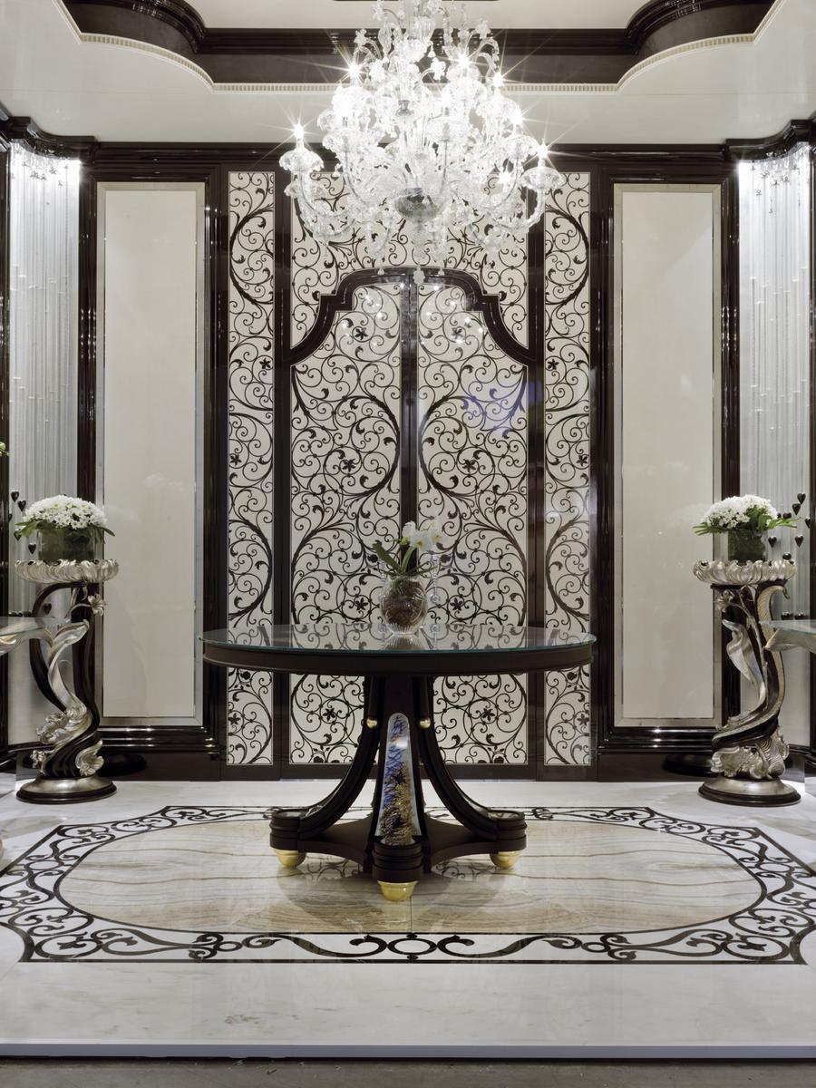 5360 Round wooden table