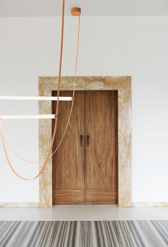 WIRELINE LED rubber and glass pendant lamp
