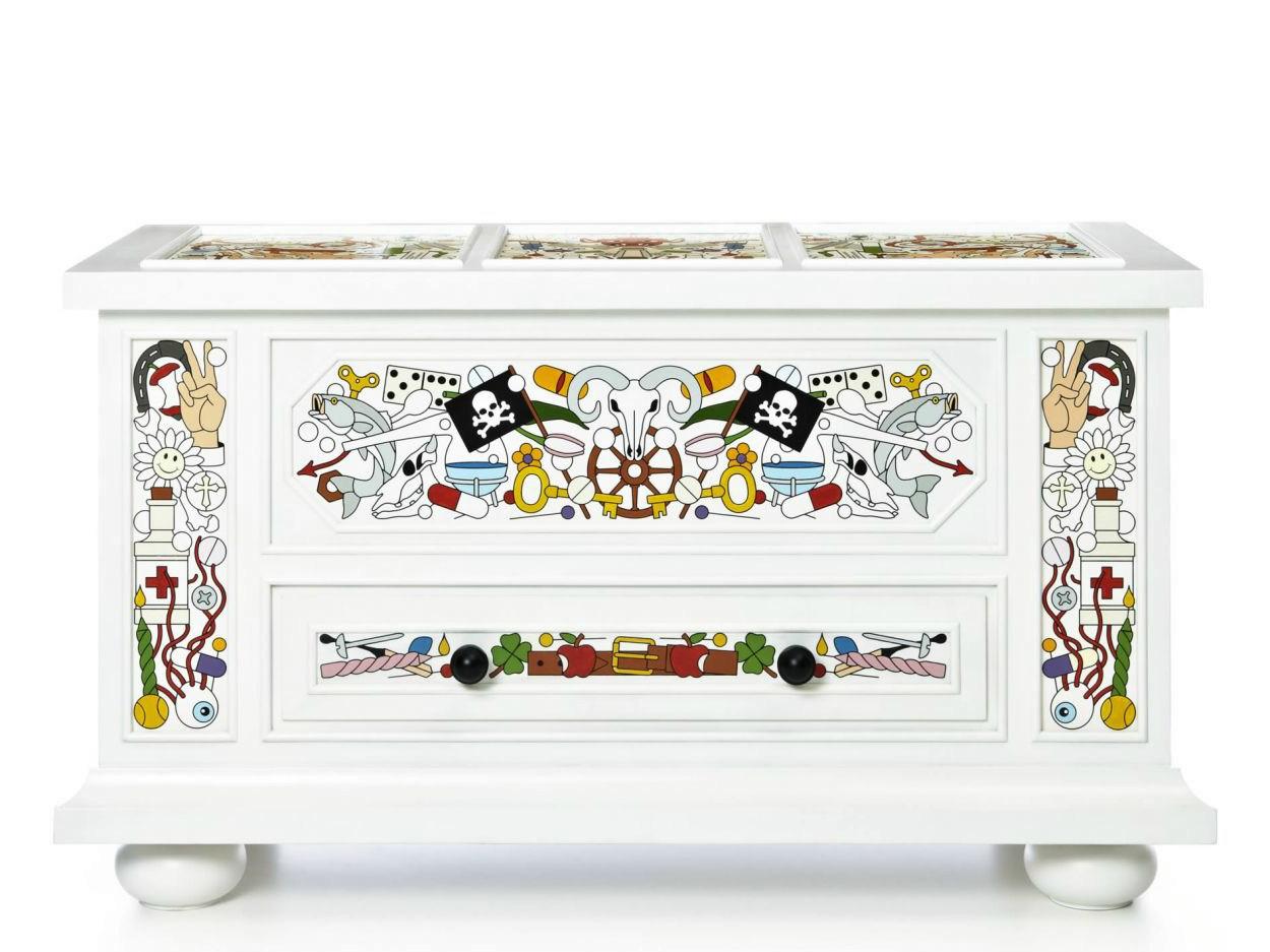 ALTDEUTSCHE Pine chest of drawers