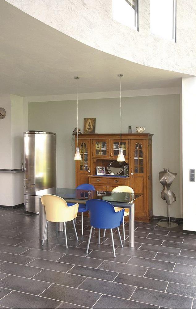 BIBA Glass pendant lamp in a contemporary style